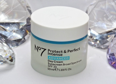 No 7 Protect & perfect Advanced day cream  sunscreen broad spf 30  1.69 oz