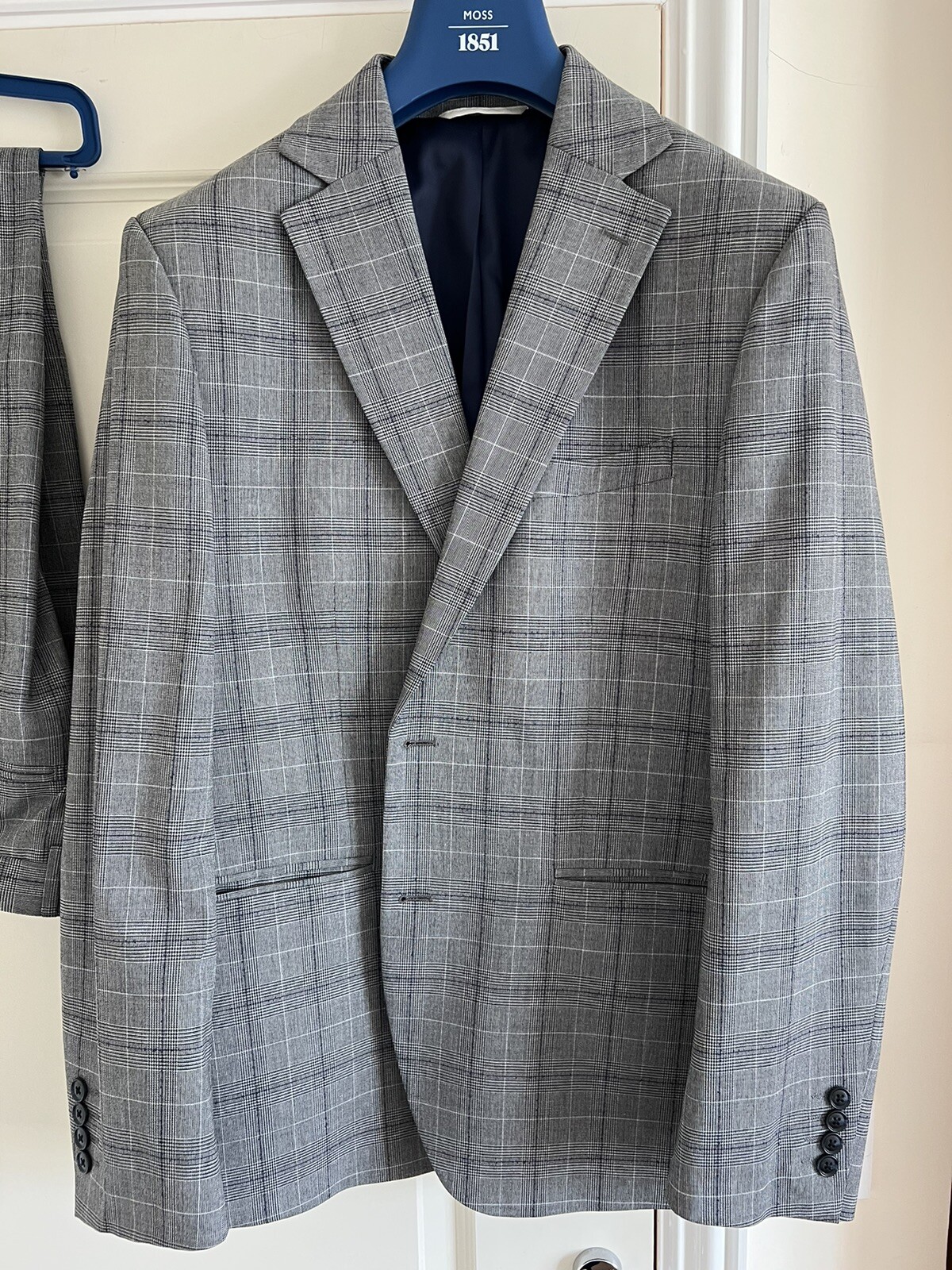 Moss 1851 Menâs Suit Grey Navy Check - 42R Jacket / 36S Trousers 