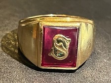 14ct Gold Synthetic Ruby Signet Ring with 8-9ct Gold 'S' Initial UK Size W 10g