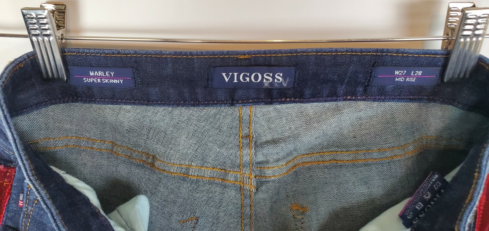 Vigoss Mid Rise Super Skinny Dark Wash Jeans Womens 27 Gothic Red Velvet Stripe