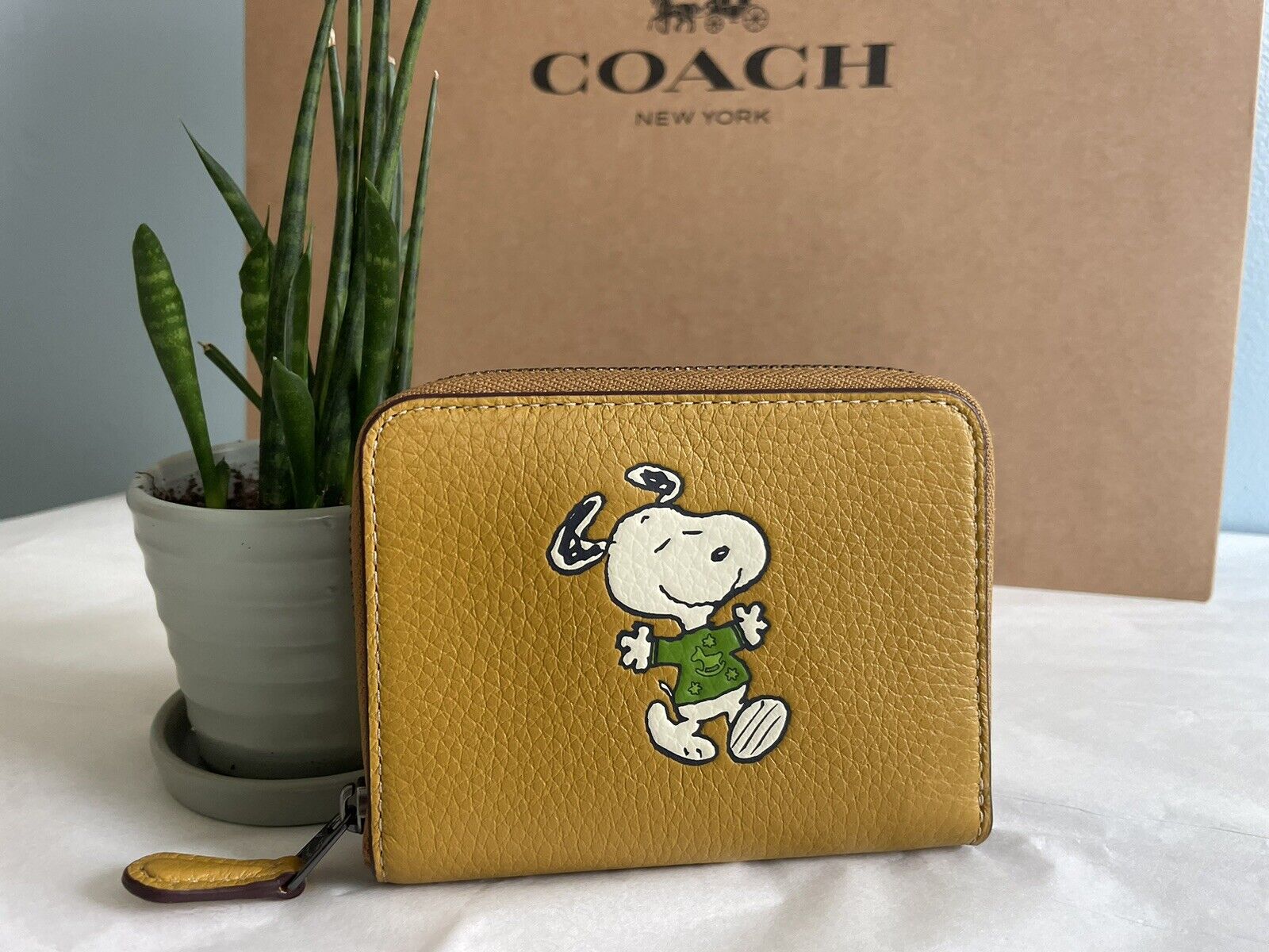 新品COACH スヌーピー スモール ジップ アラウンド ウォレット