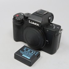 Panasonic LUMIX DC-G100 solo corpo