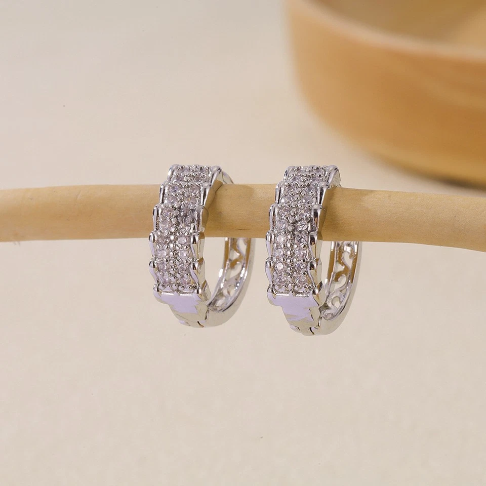 Orecchini pendenti eleganti in zircone design rame leggero per tutte le occasion - Immagine 2 di 4