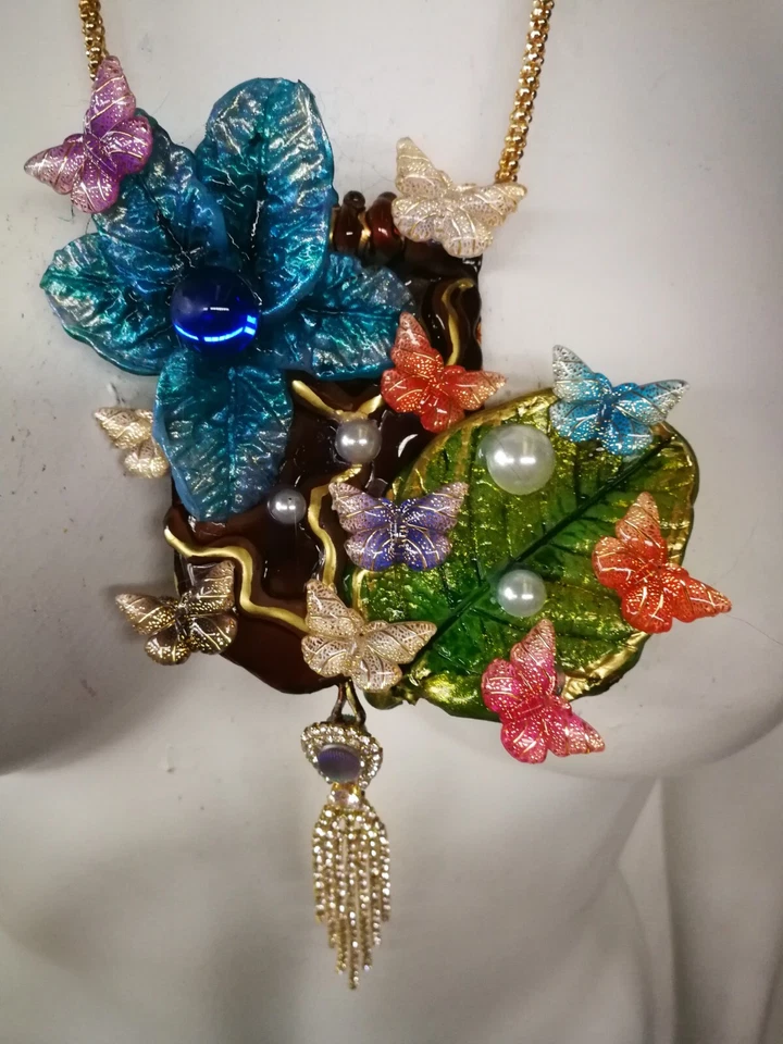 Joyería de Lujo Flor Collar Colgante Floral Orquídea Mariposa Cristal Dije Babero Foto 4 de 4