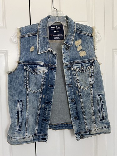 Silver Jeans Women's Distressed w Fringe Denim Vest NWOT Size Medium - Picture 2 of 5
