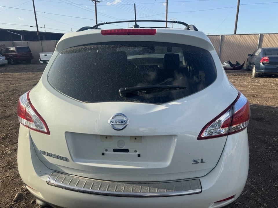 Cubierta de parachoques trasero Nissan Murano SL 2009-2014 blanco OEM+ Foto 2 de 2