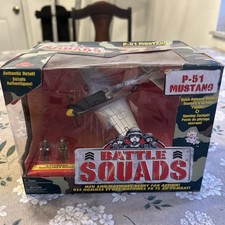NEW 1997 Galoob Battle Squads P-51 MUSTANG with Pilot Mechanic