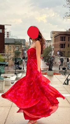 strapless open back dress V-NECK PETAL STRAPLESS VELVET MAXI DRESS IN RED | CULT MIA