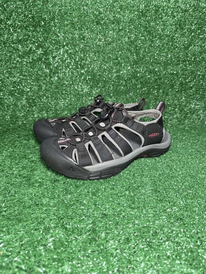 Keen Women's Newport H2 Black Raspberry Closed Toe Hiking Comfort Sandals Size 7 - Image 3 of 4