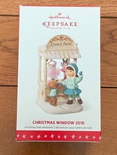 2016 Hallmark Christmas Window #14 in Series KOC Member Keepsake Ornament - NIB