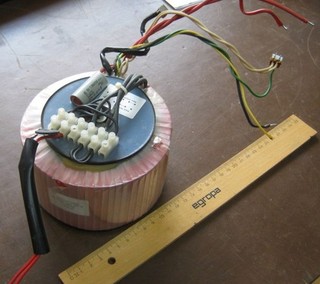 Ringkerntrafo Transformator ca. 600VA 130x80mm 230V/ 50V / 14V / 2x20V