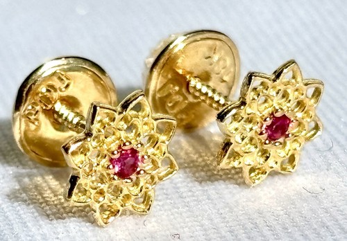 18k solid real gold earrings: Flower earrings • screw back - Picture 1 of 6