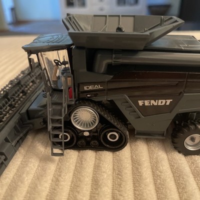 AGCO Fendt Ideal 9T With DYNAFLEX Grain Header 1/64 Scale - Mint ! No Box.