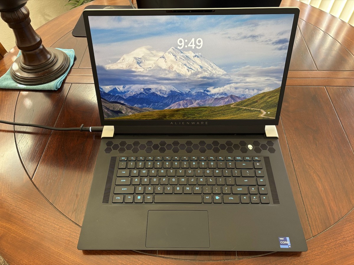 Dell Alienware m17 R2 Gaming Laptop, 12th Intel i9, GForce 
