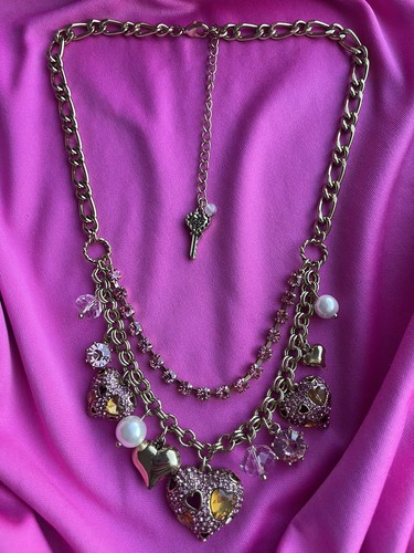 Collar de perlas Betsey Johnson Pinkalicious rosa cristal hinchado corazón oro encanto - Imagen 7 de 7