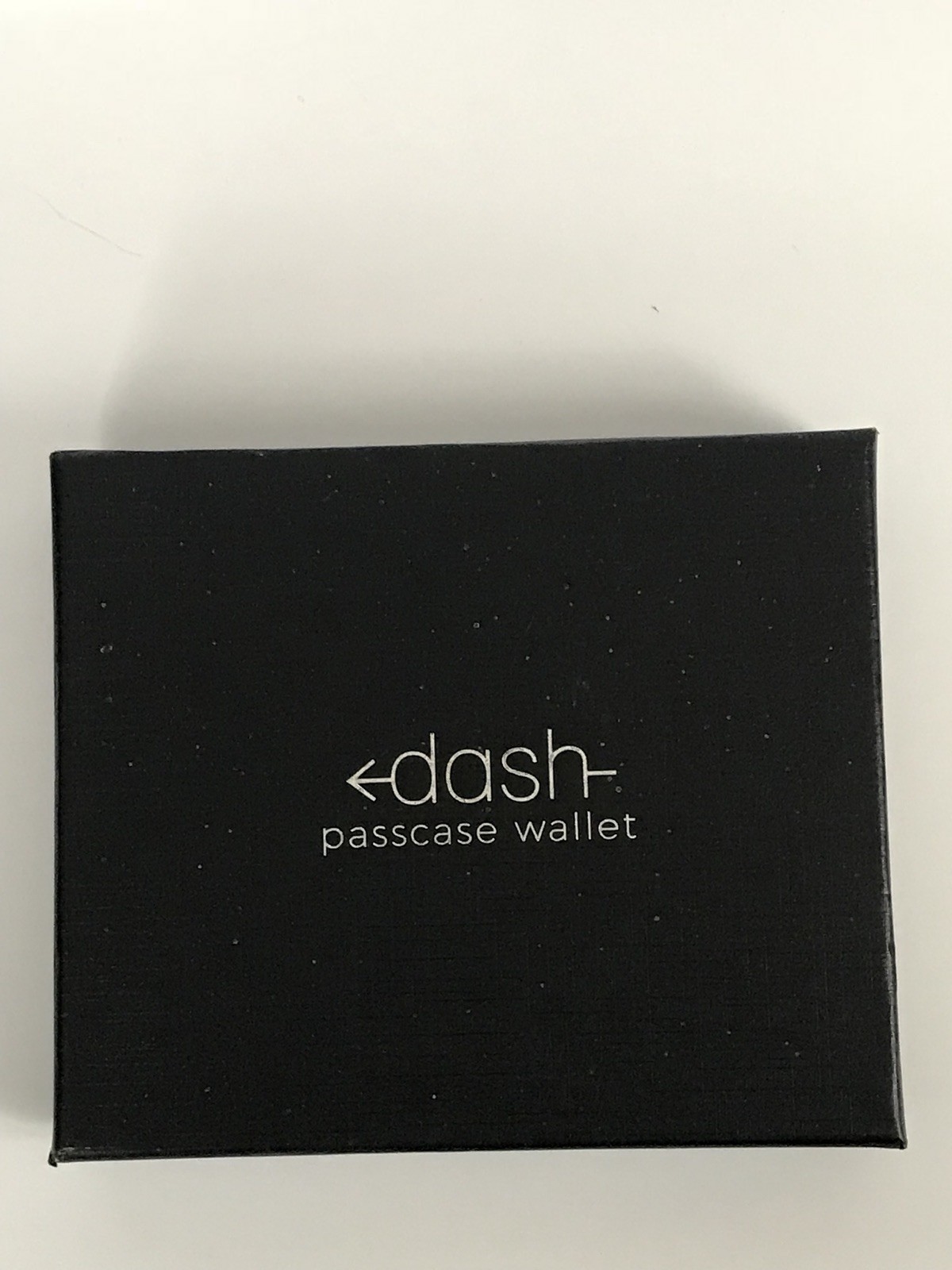 Premium  Bi-Fold Wallet Slim Compact Front Pocket Wallet New With Gift Box  