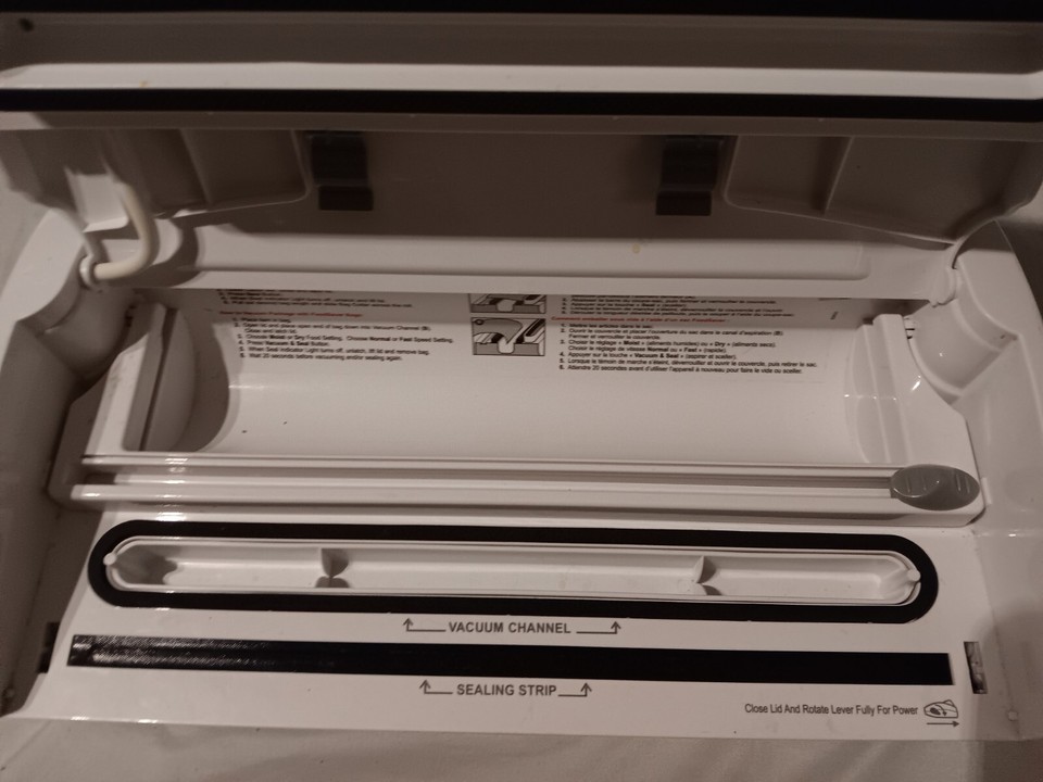 Foodsaver Gamesaver Deluxe Plus Vacuum Sealing White W/Bags & Manual eBay