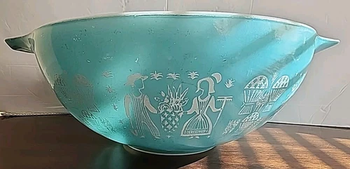 Vintage Pyrex Amish Butterprint Mixing Bowl