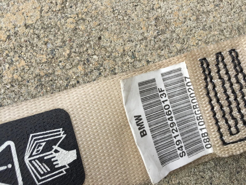 Cinto de segurança traseiro 2008-2010 BMW E60 528i 525i 530i 528xi 535ix 530 545i 550i 535i - Imagem 2 de 3