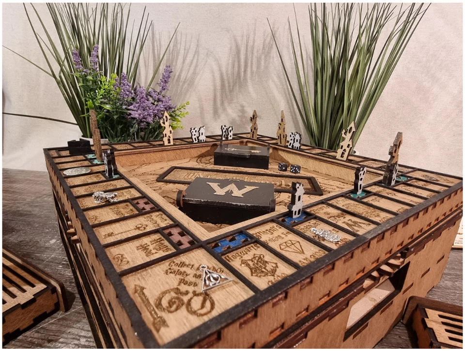 Harry Potter Monopoly (4 Player) - with Turntable, Bank and Money Organisers - Image 3 of 4