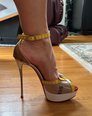 CHRISTIAN LOUBOUTIN Metricathy 150 Yellow Patent D'Orsay Pumps 7