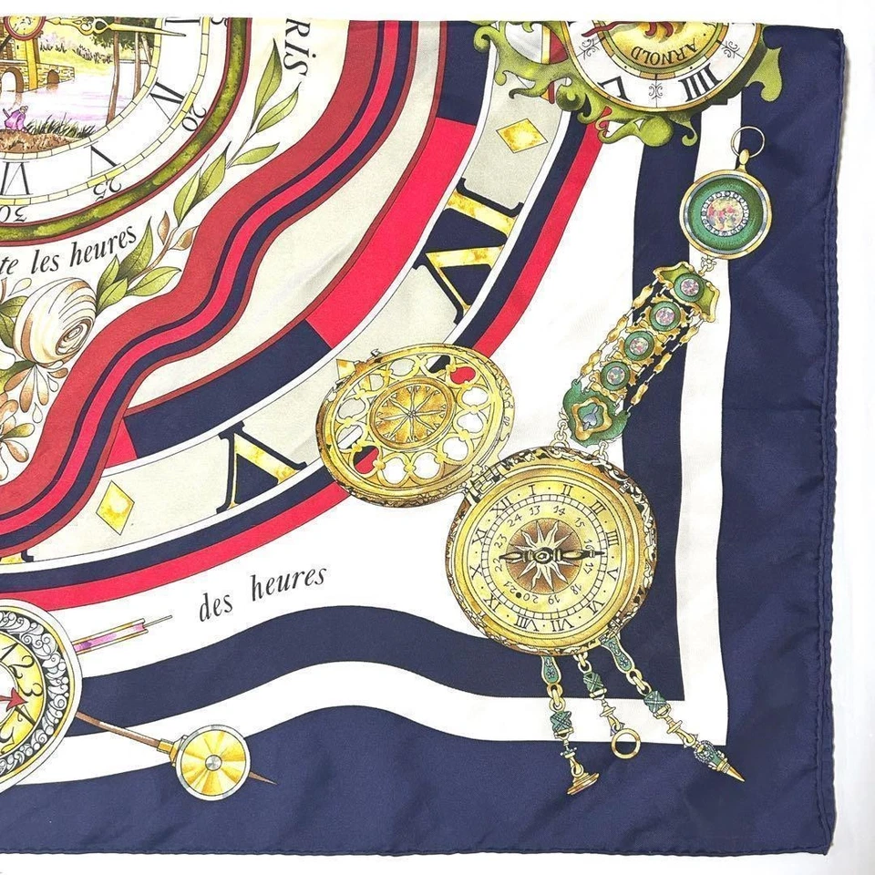 HERMES Bufanda Carre90 Cuadrada de Seda "Le Temps des Hermès" Azul Marino... - Imagen 2 de 4