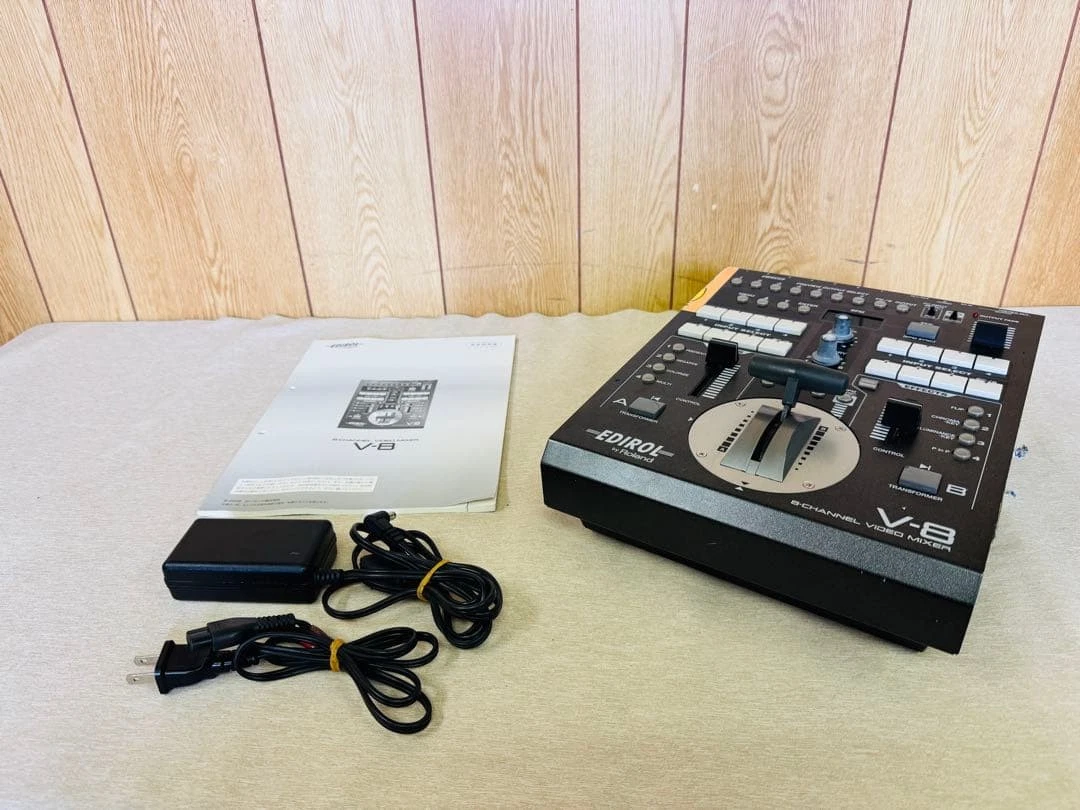 Roland V-8 Video Mixer AV Switcher HDMI Composite with Power Cable