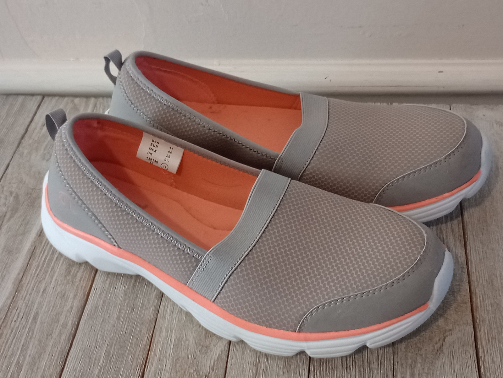 Comfort Low Top Gray Faux Leather