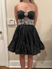 Sherri Hill 57382 homecoming prom dress Size 4 pearl bead embellishment $800