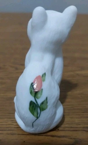 Vtg Mosser Glass Matte White  3” Sitting Cat Figurine Hand painted Signed EC TCA