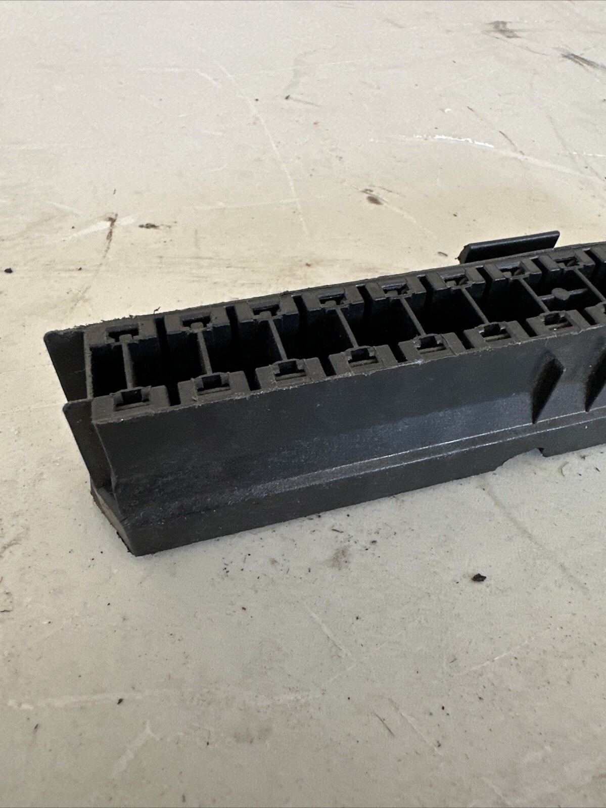Ferrari Part 116262 Fuse Box Base 400i MONDIAL 8 MONDIAL QV P/R AS-IS READ