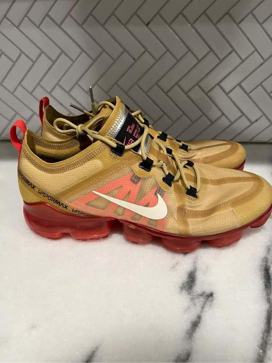 Nike vapormax 2025 crimson gold
