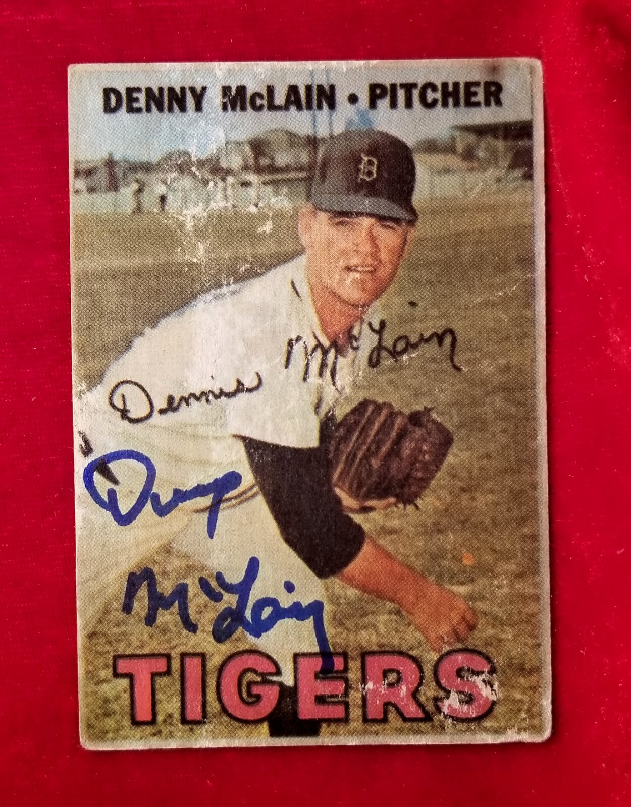 1967 Topps Venezuelan DENNY MCLAIN Signed Card Detroit Tigers Team vtg Venezuela