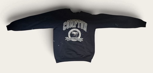 Fruit of the Loom Men’s Black Graphic Print Logo Fleece Crewneck Sweatshirt XL