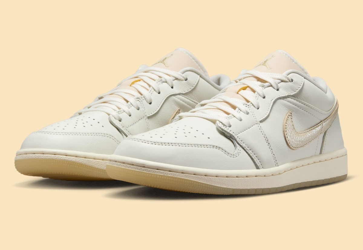 Nike Women's Air Jordan 1 Low SE Shoes Sail Pale Ivory Team 
