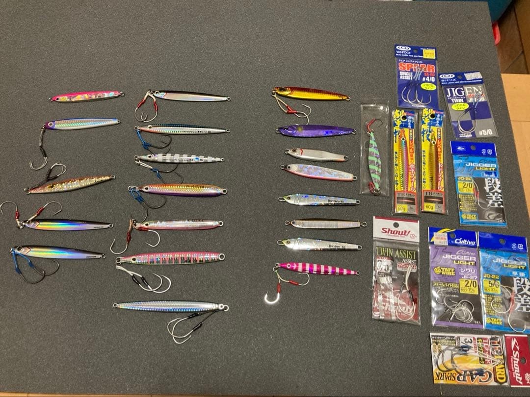 Shore jigging, 23 metal jigs in total, 60g-80g, with one 40g jig also . - Image 2