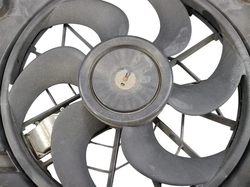 Conjunto de ventilador de motor de ventilador de radiador compatible con 03-05 CROWN VICTORIA 578011 Foto 2 de 4