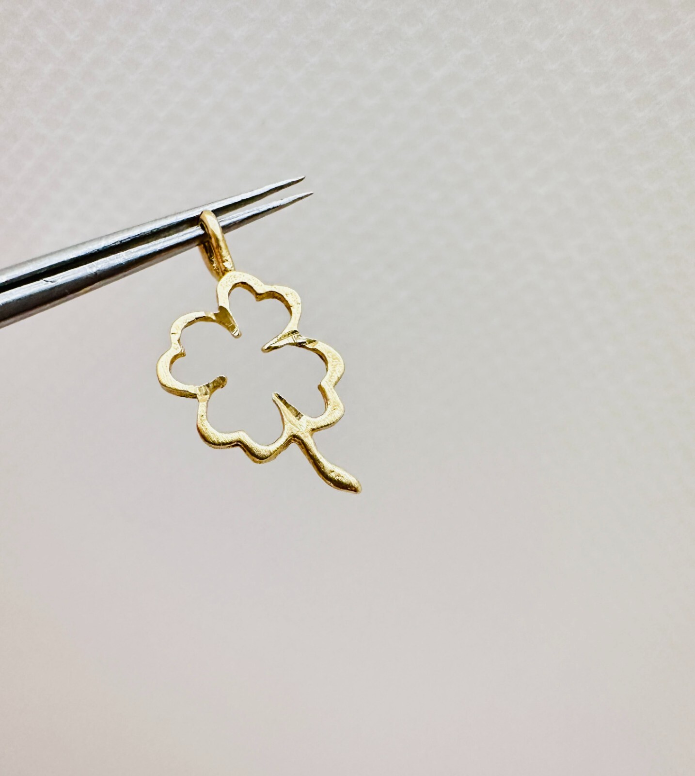 Estate Solid 14K Yellow Gold Thin Mini Open 4-Lea… - image 4