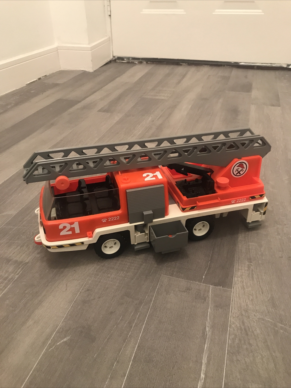 playmobil fire engine with ladder