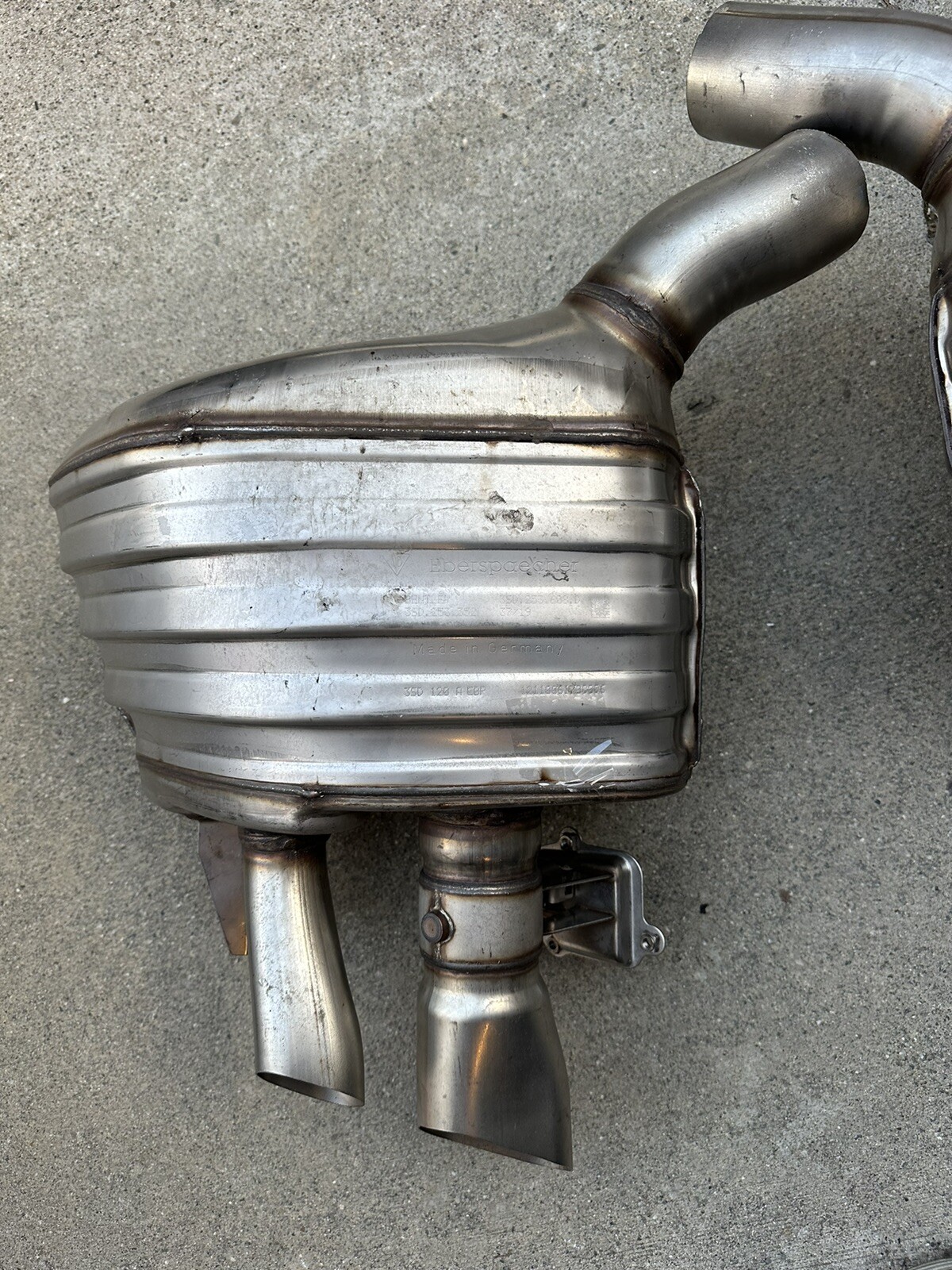 Bentley Rear Silencer Muffler Left And Right 3SD253607D 3SD253351 3SD253607E OEM