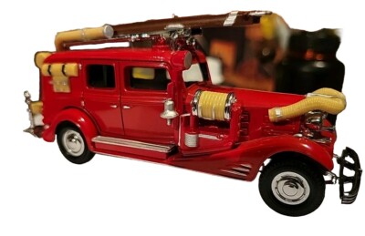 matchbox models of yesteryear fire trucks 1933 Cadillac Fire Wagon
