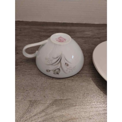 Creative Royal Elegance Fine China of Japan Cup & Saucer Set - Picture 11 of 12