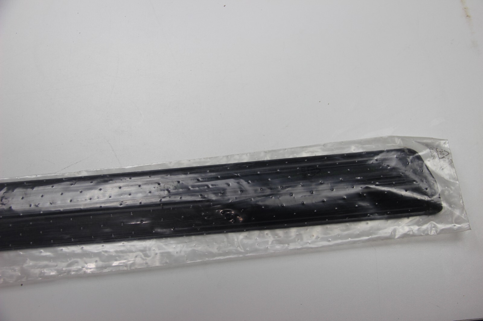 NEW GENUINE BMW 51478219189 3 Series E46 front door sills trim front