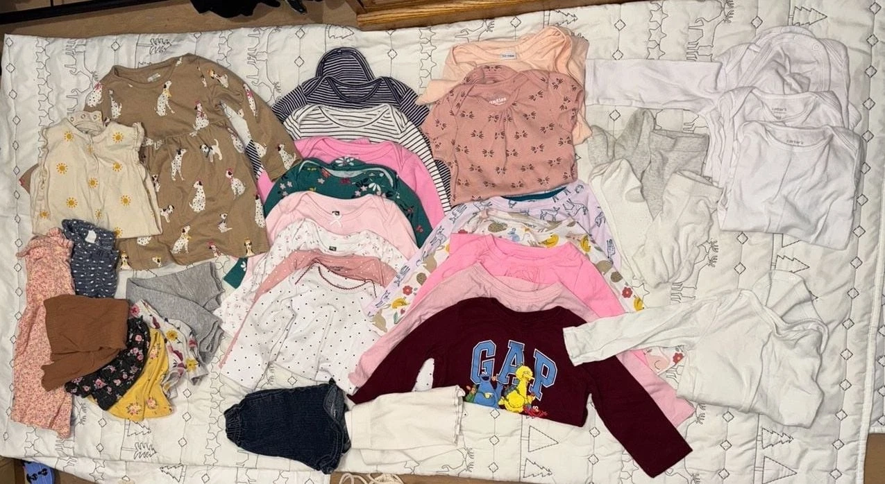 Baby Girl Clothes Bundle 32 Pieces Carter's GAP Old Navy Size 12-18 Months