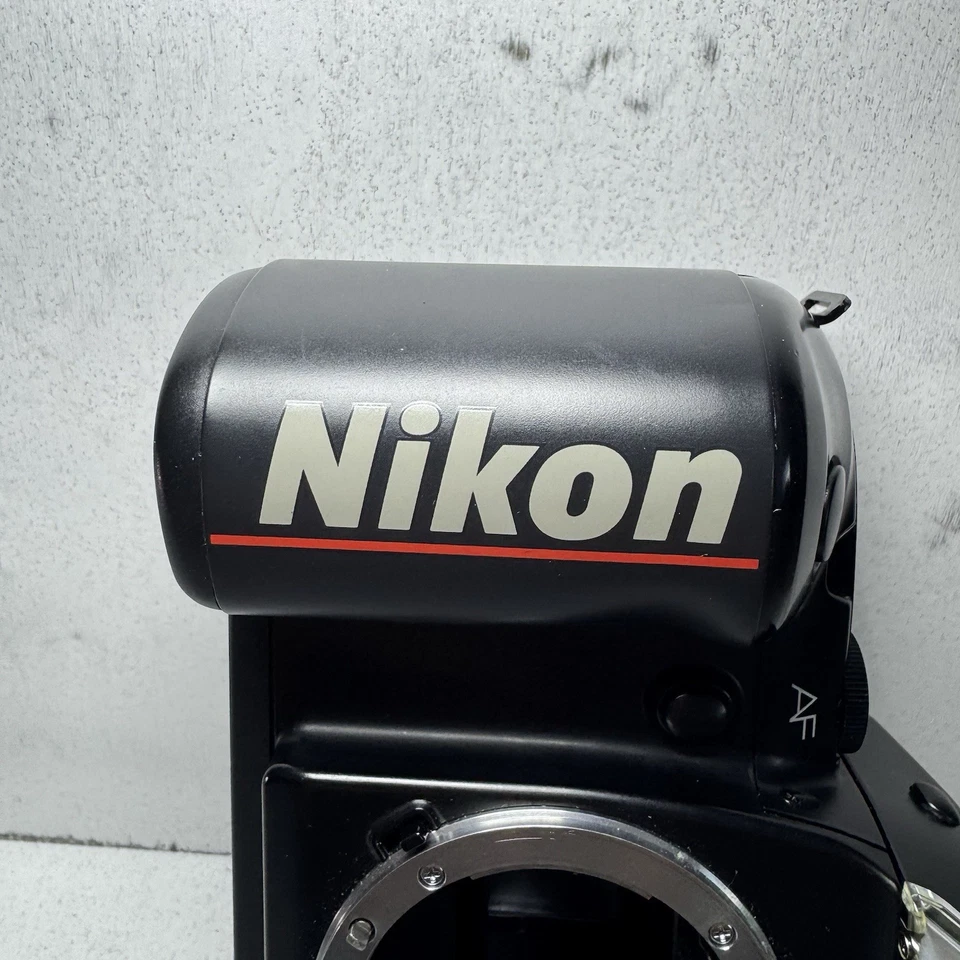 Cámara Nikon F-401s vintage para piezas o reparación SIN PROBAR Foto 3 de 4