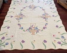 Quilt Floral Vintage Appliqu  White Purple Green Yellow Baskets 75  x 100  