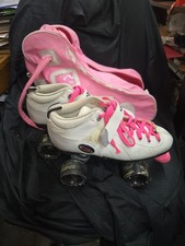 Sure Grip Int. Boxer Quad Speed Roller Skates Size 7 White, Pink Lynx Skate Bag