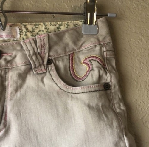 Xhilaration Shorts Girls Vintage Y2K Khaki Tan Casual Preppy Shorts Large 10/12 - Picture 3 of 11
