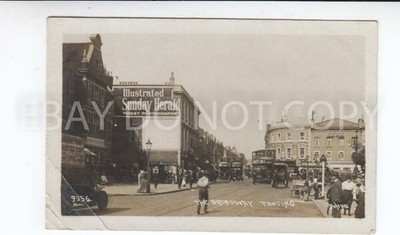 a. Postkarte. Der Broadway. Tooting. Echtfoto. Von Johns