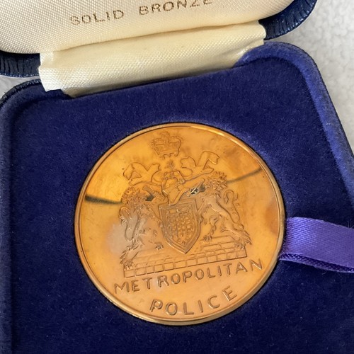 The Tower Mint Exclusive Edition Metropolitan Police Bronze Coin Medallion Case - Picture 2 of 9